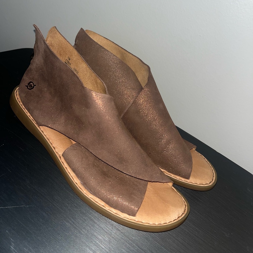 Born Sandals